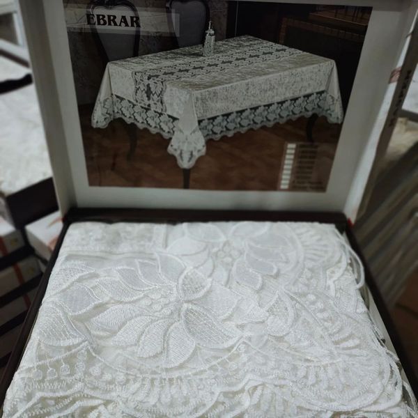 Бархатная скатерть Haspen Ebrar 180x220 см молочная 193239 фото