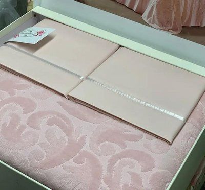 Махрове простирадло Tivolyo Home Baroc pembe 220х240 см + сатинове простирадло з наволочками 159601 фото