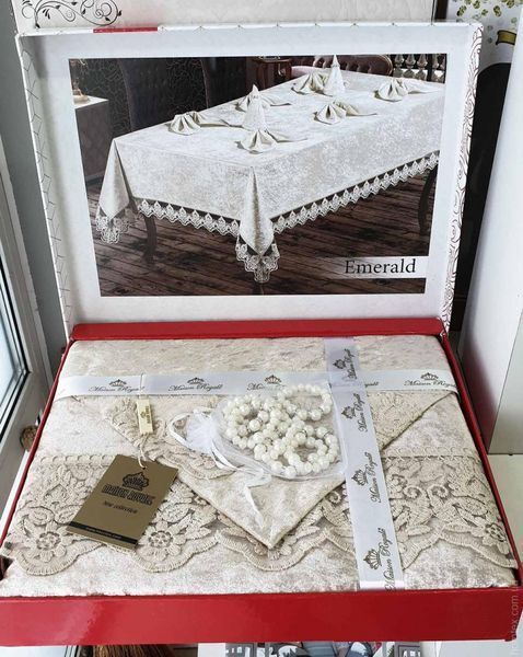Скатерть велюр-жаккард прямоугольная 160х220+8 салфеток 35*35 Emerald Cappucino 74361 фото