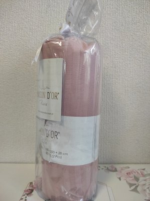 Простынь на резинке Maison D'or saten stripe розовая 180x200 см с наволочками 112541 фото