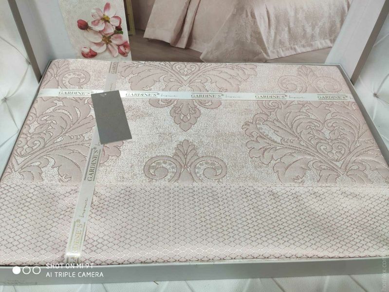Покрывало Gardine's жаккардовое Diva Pudra 240x260 см с наволочками 108933 фото