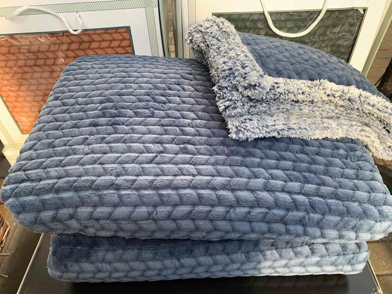 Плед - Покривало на овчинці Merinos Allday Mosaic denim 220х240 см з наволочками 187776 фото