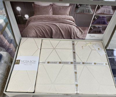 Покривало жакардове Moda Box Ferda 240x260 см молочне з наволочками 215926 фото