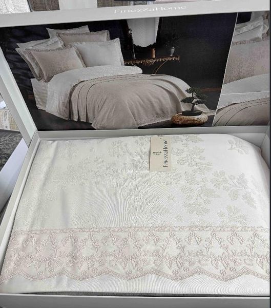 Покрывало жаккардовое с кружевом Finezza Home Delux stone 250x260  см  с наволочками 50х70 см серо - бежевое 217018 фото